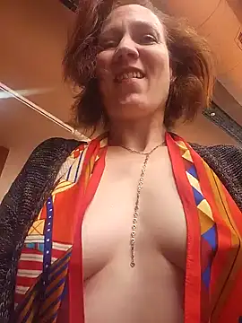 Exhibitionsplit online show from 9, 2, 2025