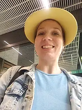 Exhibitionsplit online show from 17, 2, 2025