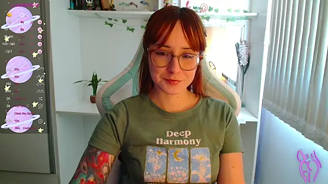 Snapshot of Ahrya_ chatting on 11, 11, 2025 Ahrya online show from 11, 11, 2025