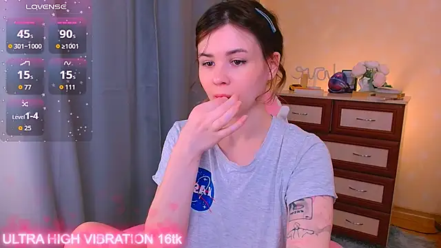 cutie mili online show from 6, 10, 2025