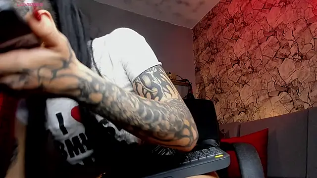 Snapshot of irregular_fetish_ chatting on 4, 12, 2024 irregular fetish online show from 4, 12, 2024