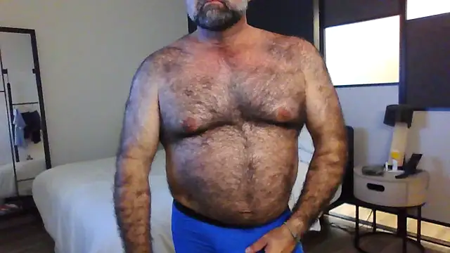 Snapshot of chainjulious chatting on 28, 4, 2026 chainjulious online show from 28, 4, 2026