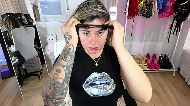 Tawny cox online show from 12, 2, 2026