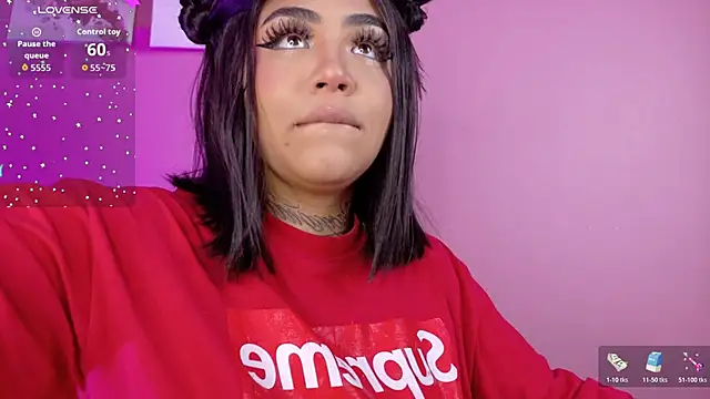 foxxy-lov3 online show from 15, 4, 2026