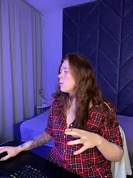 SophiePure online show from 23, 10, 2025