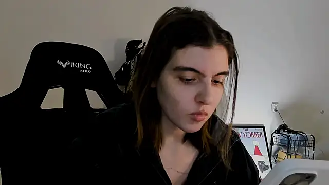 emmamurrr online show from 20, 12, 2024