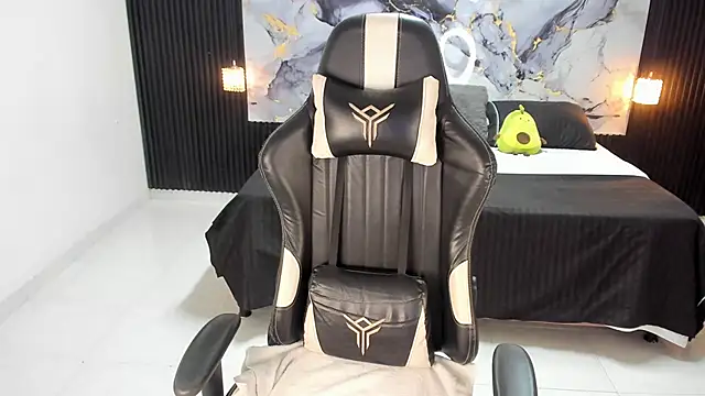 Ivy 16 online show from 24, 11, 2025