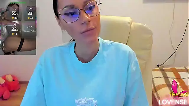 kissnicol32 online show from 7, 3, 2026