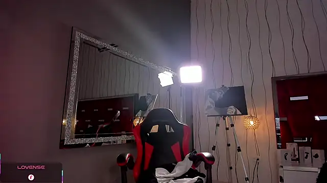 Snapshot of Brat_ chatting on 4, 3, 2026 Brat online show from 4, 3, 2026