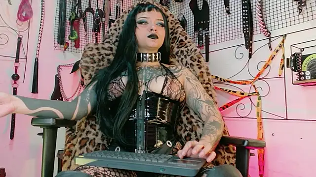 Snapshot of Agatha_BDSM chatting on 30, 4, 2026 Agatha BDSM online show from 30, 4, 2026