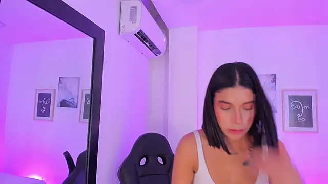 emelie 89 online show from 13, 3, 2025