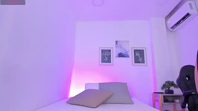 emelie 89 online show from 21, 3, 2025