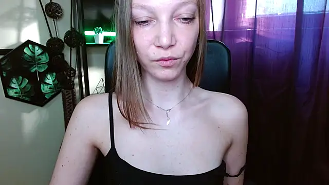 EmillyPlay online show from 9, 4, 2026