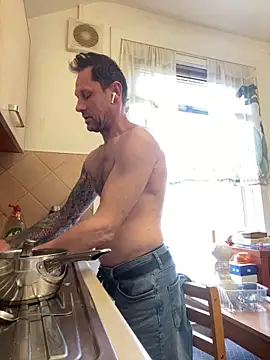 Yourhotboy 42 online show from 5, 4, 2026