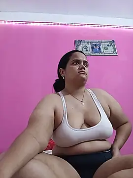 Snapshot of brunnette_hot chatting on 9, 6, 2026 brunnette hot online show from 9, 6, 2026