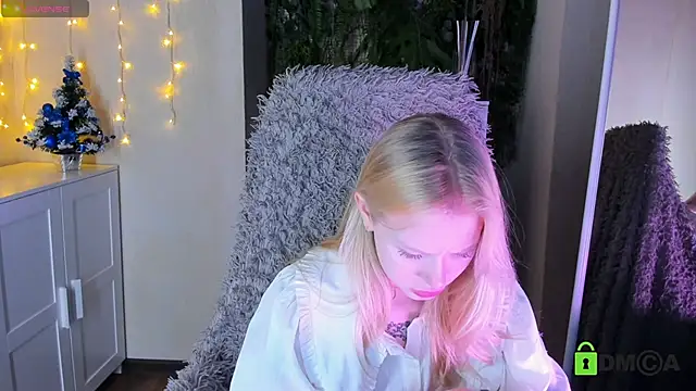 Snapshot of MalenaErnman chatting on 27, 12, 2024 MalenaErnman online show from 27, 12, 2024