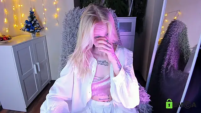 Snapshot of MalenaErnman chatting on 27, 12, 2024 MalenaErnman online show from 27, 12, 2024