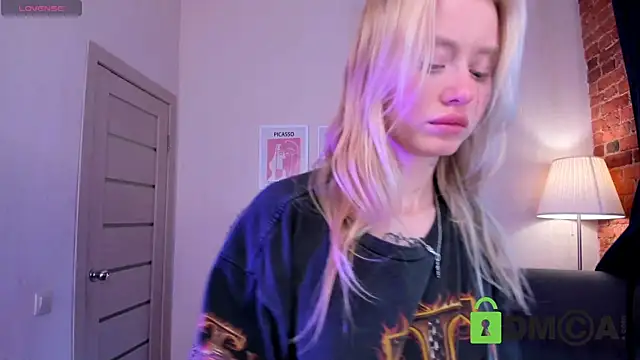 Snapshot of MalenaErnman chatting on 20, 2, 2025 MalenaErnman online show from 20, 2, 2025