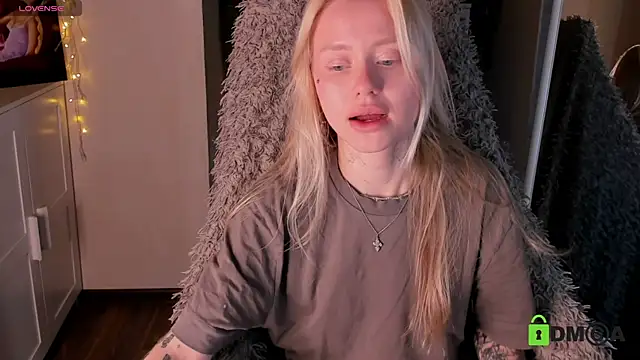 Snapshot of MalenaErnman chatting on 30, 9, 2025 MalenaErnman online show from 30, 9, 2025