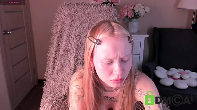 Snapshot of MalenaErnman chatting on 6, 4, 2026 MalenaErnman online show from 6, 4, 2026