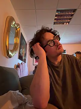 Snapshot of hardmecl chatting on 9, 3, 2026 hardmecl online show from 9, 3, 2026