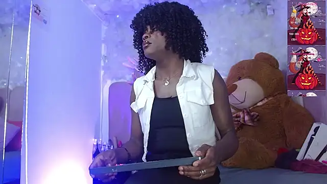 puca ebony online show from 24, 10, 2025