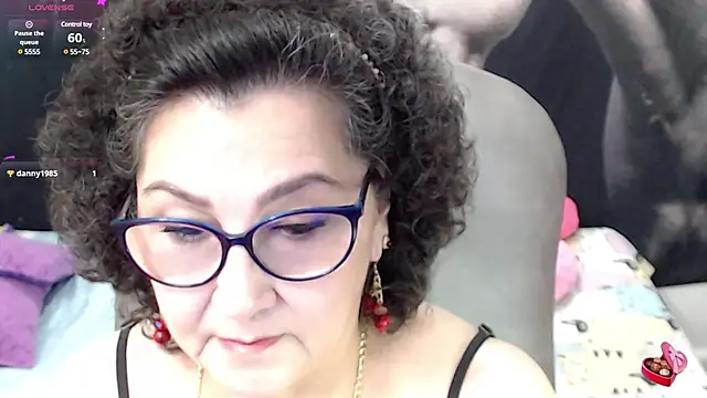 Snapshot of cataleya_mom chatting on 6, 3, 2025 cataleya mom online show from 6, 3, 2025