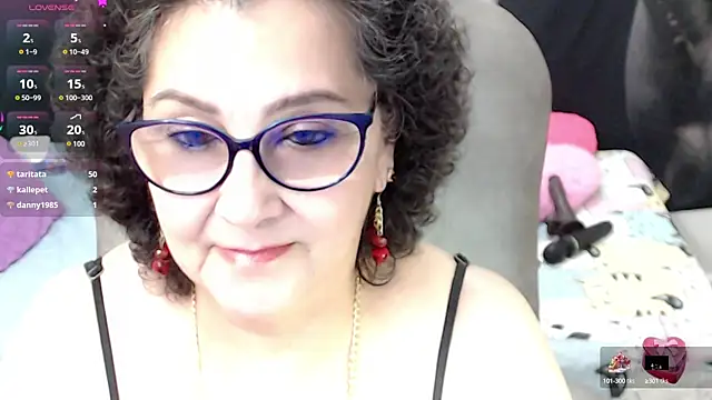 Snapshot of cataleya_mom chatting on 6, 3, 2025 cataleya mom online show from 6, 3, 2025