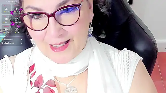 Snapshot of cataleya_mom chatting on 10, 9, 2025 cataleya mom online show from 10, 9, 2025