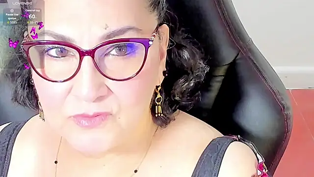 Snapshot of cataleya_mom chatting on 30, 9, 2025 cataleya mom online show from 30, 9, 2025