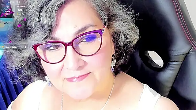 Snapshot of cataleya_mom chatting on 2, 10, 2025 cataleya mom online show from 2, 10, 2025