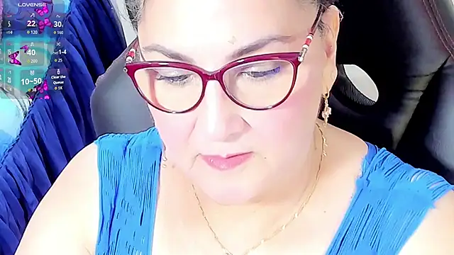 Snapshot of cataleya_mom chatting on 5, 10, 2025 cataleya mom online show from 5, 10, 2025