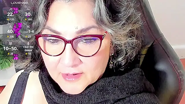 Snapshot of cataleya_mom chatting on 23, 10, 2025 cataleya mom online show from 23, 10, 2025