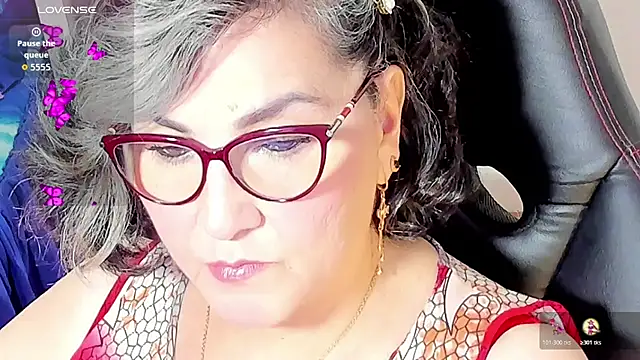 Snapshot of cataleya_mom chatting on 30, 10, 2025 cataleya mom online show from 30, 10, 2025