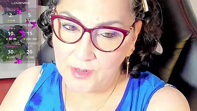 Snapshot of cataleya_mom chatting on 31, 10, 2025 cataleya mom online show from 31, 10, 2025