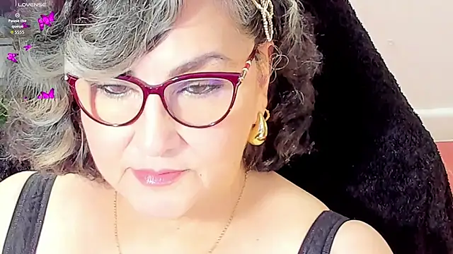 Snapshot of cataleya_mom chatting on 24, 11, 2025 cataleya mom online show from 24, 11, 2025