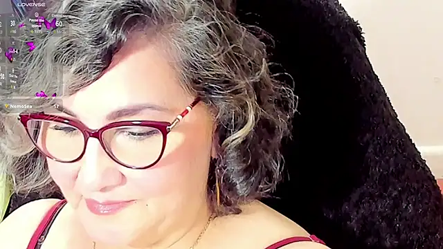 Snapshot of cataleya_mom chatting on 5, 12, 2025 cataleya mom online show from 5, 12, 2025