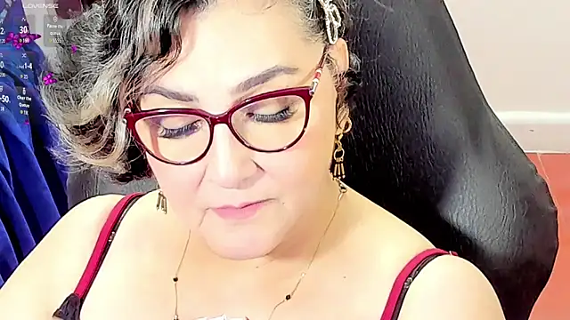 Snapshot of cataleya_mom chatting on 6, 2, 2026 cataleya mom online show from 6, 2, 2026