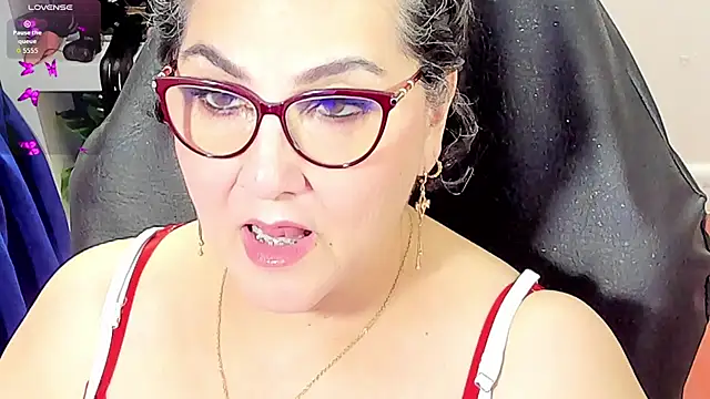 Snapshot of cataleya_mom chatting on 11, 2, 2026 cataleya mom online show from 11, 2, 2026