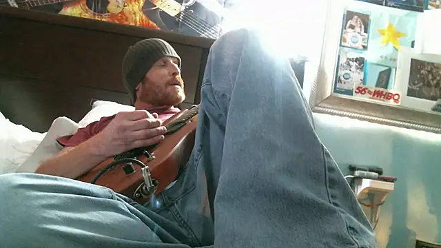 Twattagecottage1 online show from 19, 1, 2025