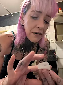 Snapshot of Micky_Mouth chatting on 27, 11, 2025 Micky Mouth online show from 27, 11, 2025