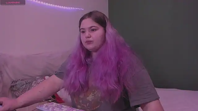 Freakcute  online show from 9, 2, 2025