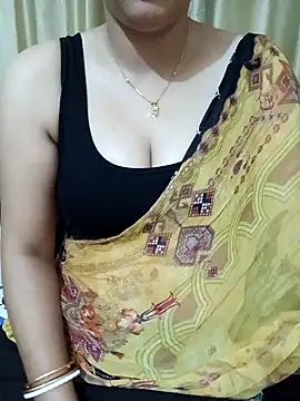 Snapshot of Priya_Boudi chatting on 1, 1, 2025 Priya Boudi online show from 1, 1, 2025