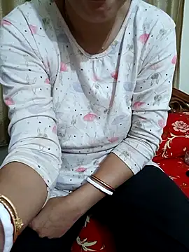 Snapshot of Priya_Boudi chatting on 24, 1, 2025 Priya Boudi online show from 24, 1, 2025