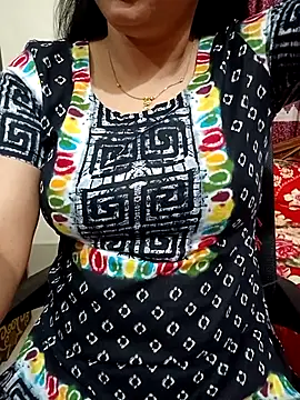 Snapshot of Priya_Boudi chatting on 10, 10, 2025 Priya Boudi online show from 10, 10, 2025