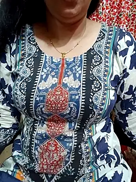 Snapshot of Priya_Boudi chatting on 13, 10, 2025 Priya Boudi online show from 13, 10, 2025