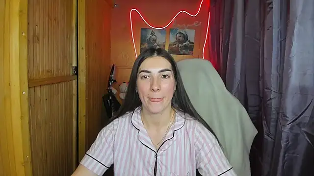 Snapshot of Fiery_Brunette_ chatting on 18, 2, 2025 Fiery Brunette online show from 18, 2, 2025