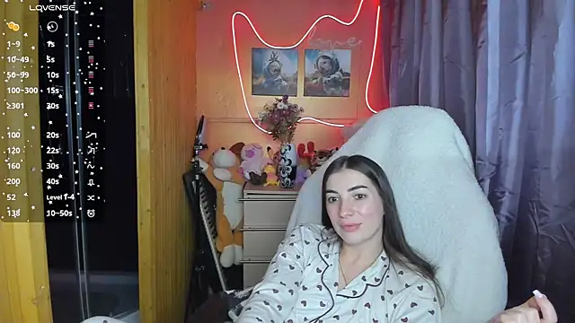 Snapshot of Fiery_Brunette_ chatting on 12, 3, 2025 Fiery Brunette online show from 12, 3, 2025