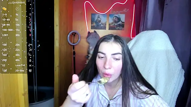 Snapshot of Fiery_Brunette_ chatting on 11, 10, 2025 Fiery Brunette online show from 11, 10, 2025