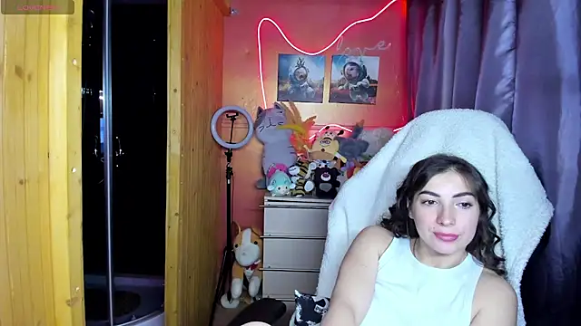 Fiery Brunette  online show from 23, 5, 2026